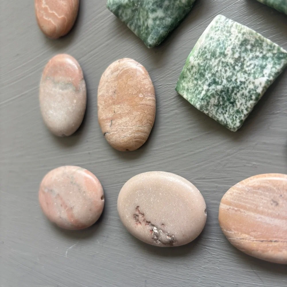 Drilled Stone Pendant Beads Lot of 47 - Picture 2 of 8